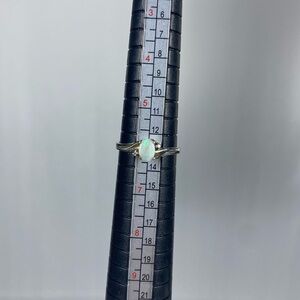 Vintage 10k white gold opal ring